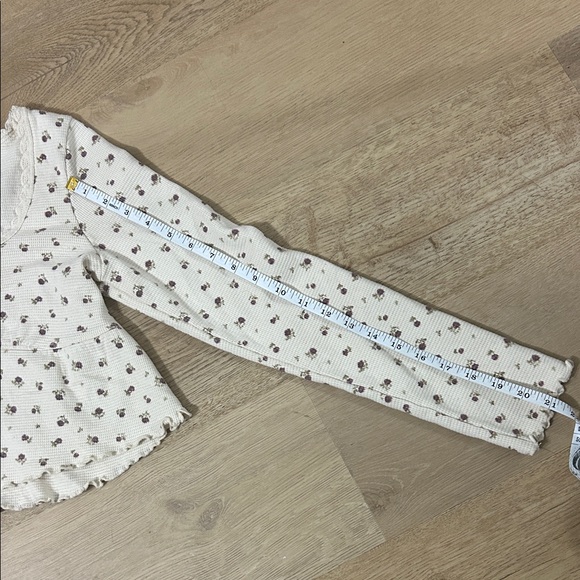 Baby doll Floral Long Sleeve Top - Picture 8 of 8